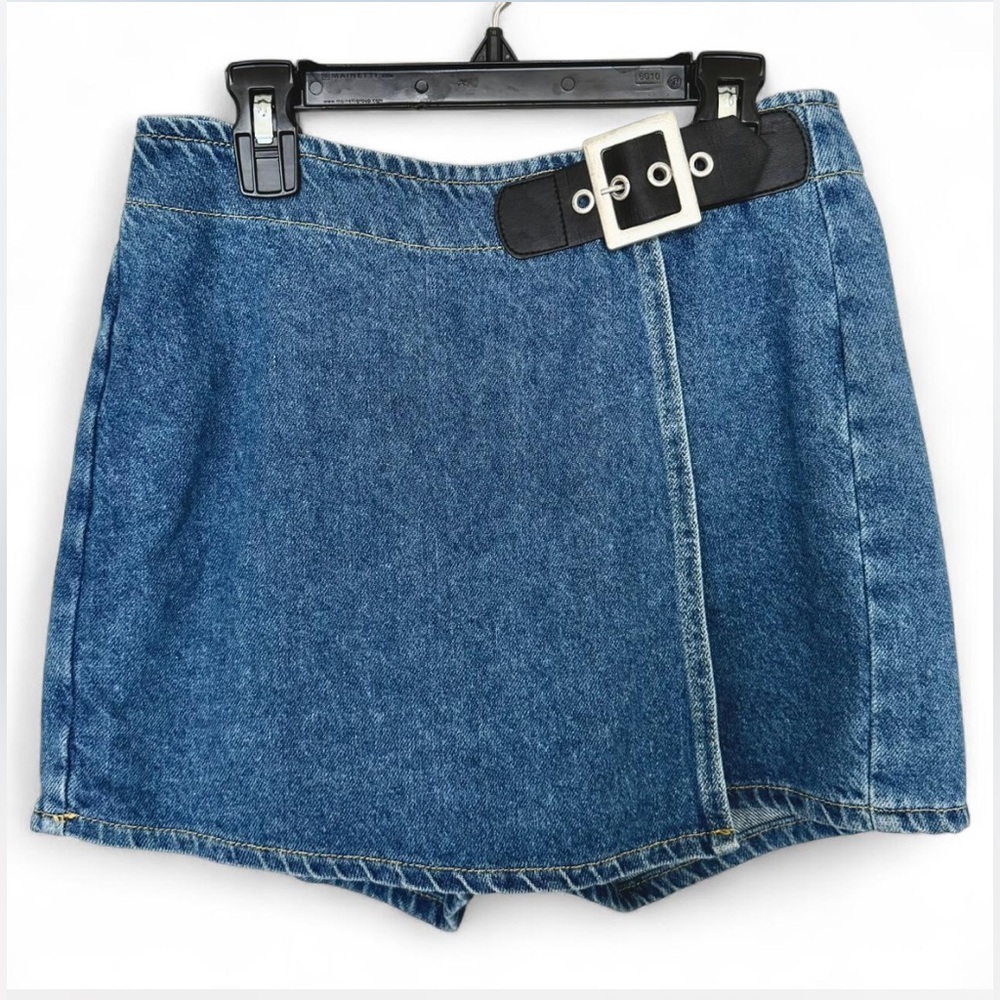 Sz 26” Urban Outfitters BDG Dark Wash Denim Faux Leather Buckle Mini Skort